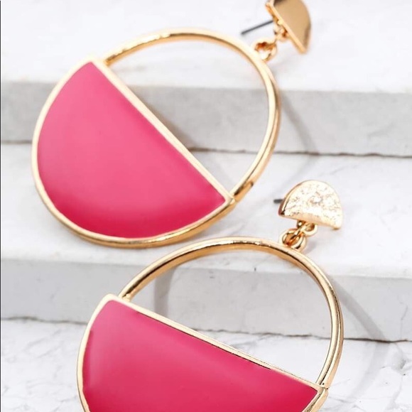 🆕 Circular Statement Earrings - Picture 2 of 2